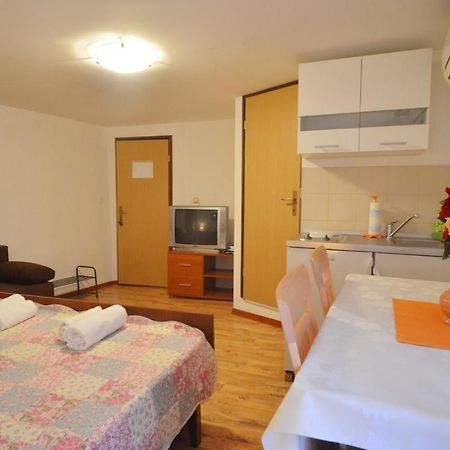 Andronella Studios Ровинь Экстерьер фото